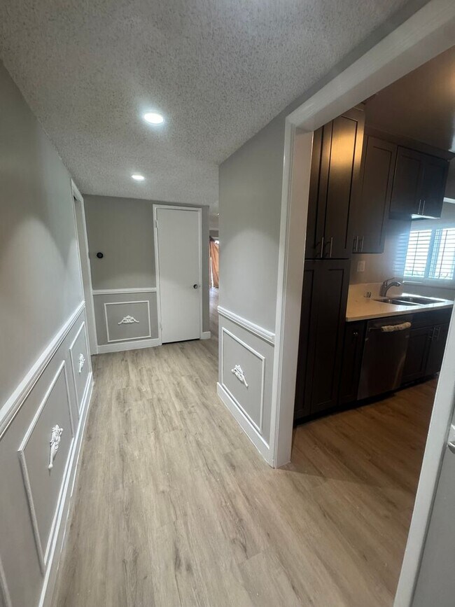 Foto del edificio - 3212 W 84th Pl