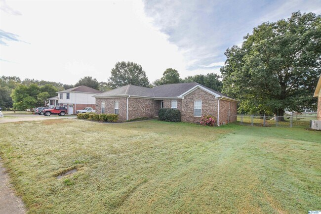 Building Photo - 454 Pine Grove Rd