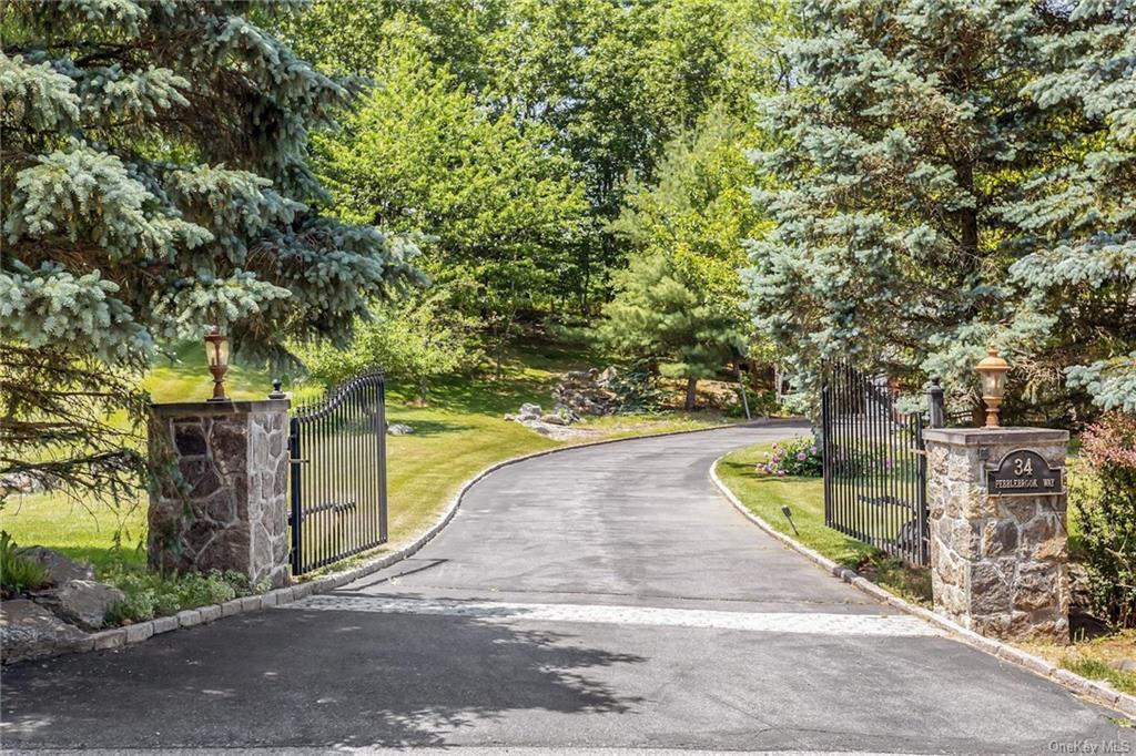Primary Photo - 34 Pebblebrook Way