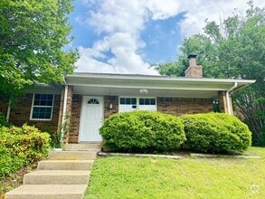 Building Photo - 2800 Shady Grove Dr
