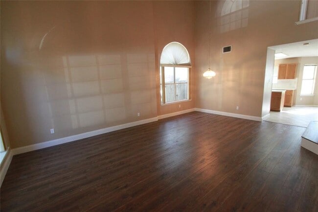 Building Photo - 3309 Kissman Dr