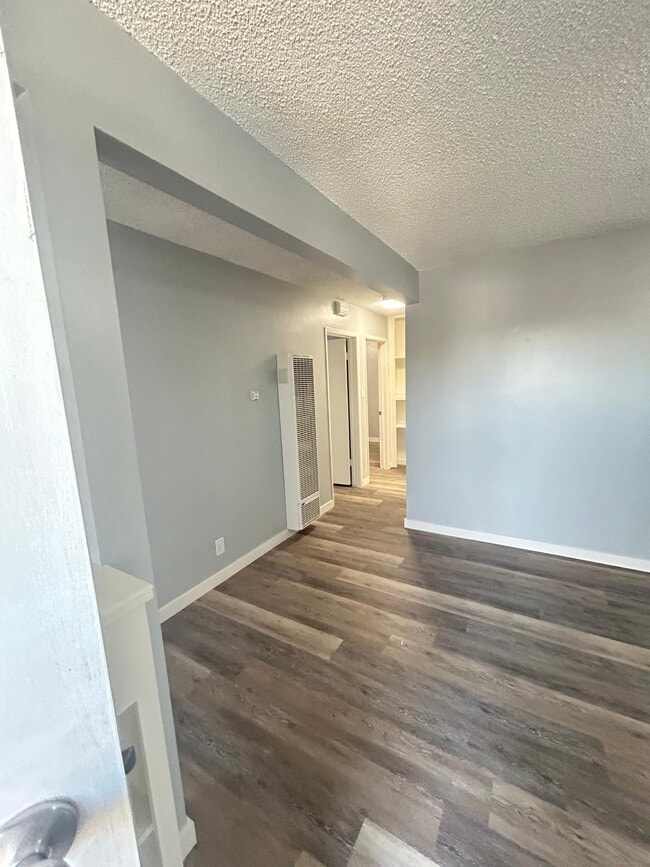 Foto del edificio - 317-312 Warren Ln