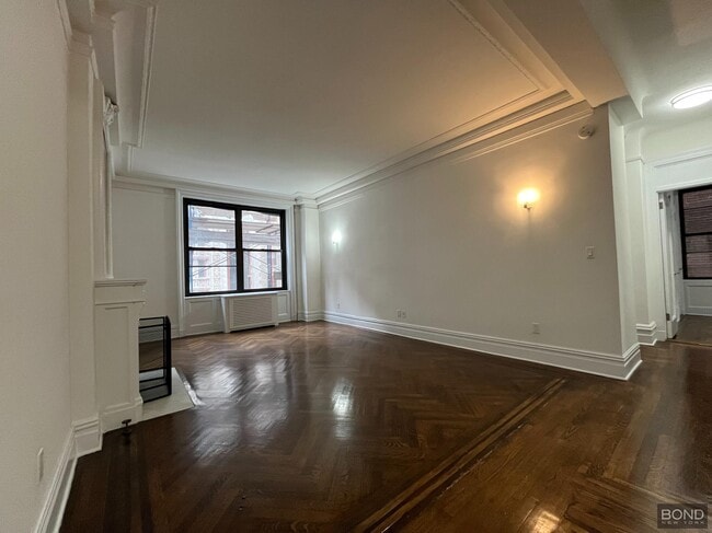 Building Photo - 200 W 58th St