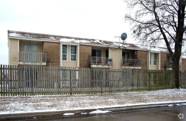Country Club Apartments Muskogee Ok Building Photo Country Club Apartments