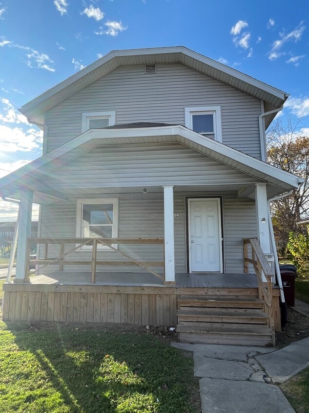 Building Photo - 1228 S Sugar St