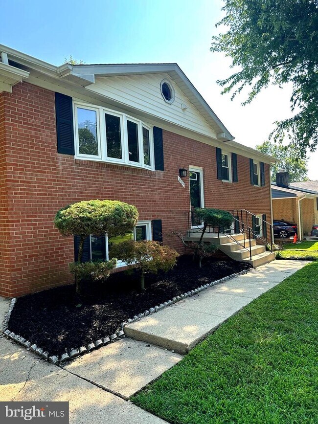 Building Photo - 6905 Fulford St