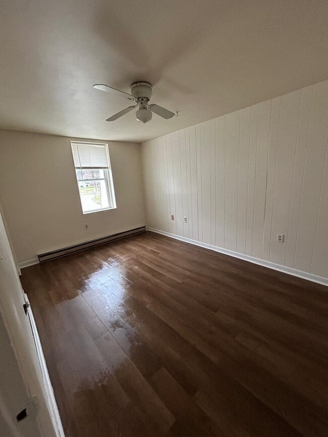 Foto del edificio - 120 W Main St