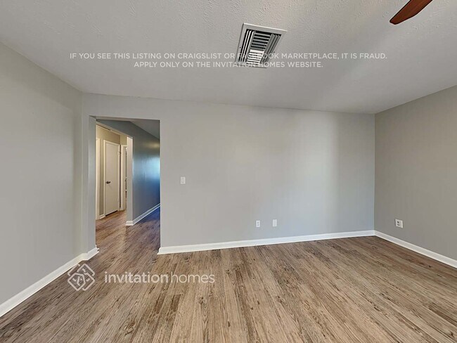 Foto del edificio - 611 Rosemarie Ave