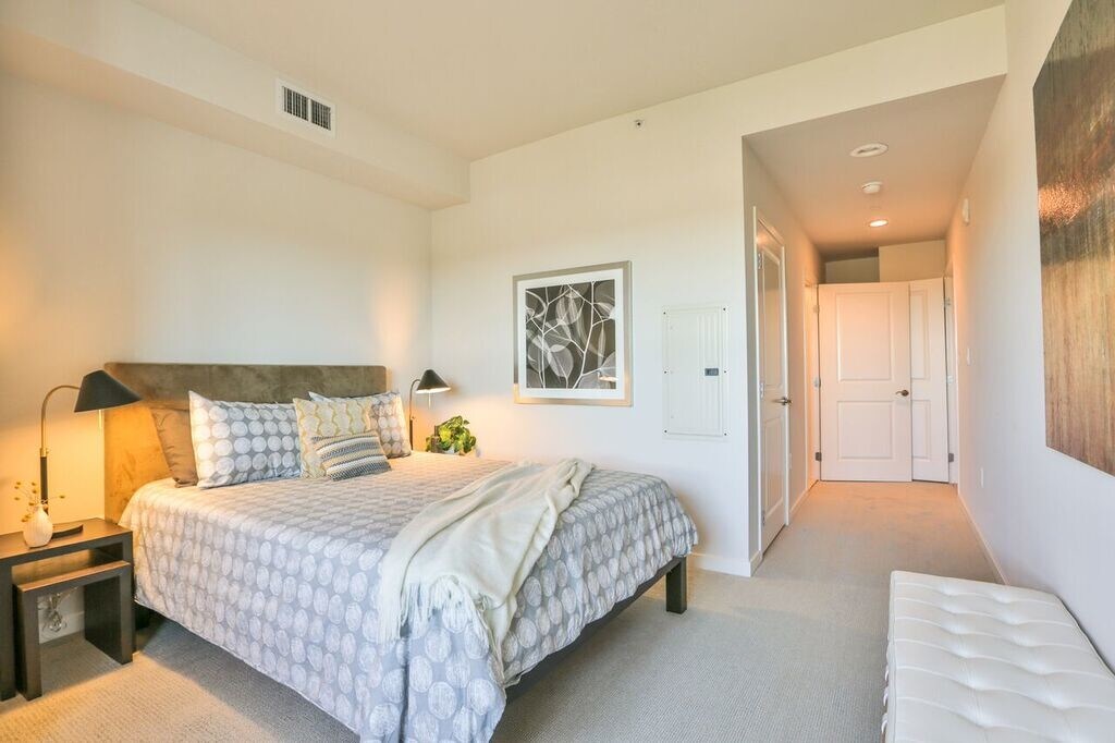 Master Suite - 1375 Lick Ave