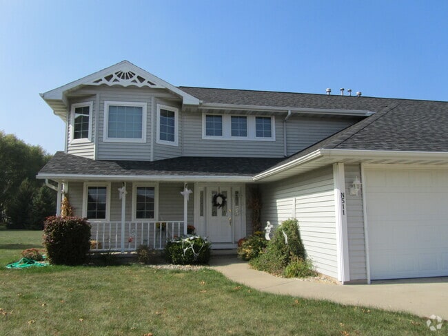 Building Photo - N511 Willowcrest Ct
