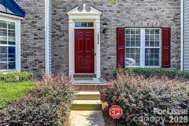 Foto del edificio - 19030 Natalie Michelle Ln