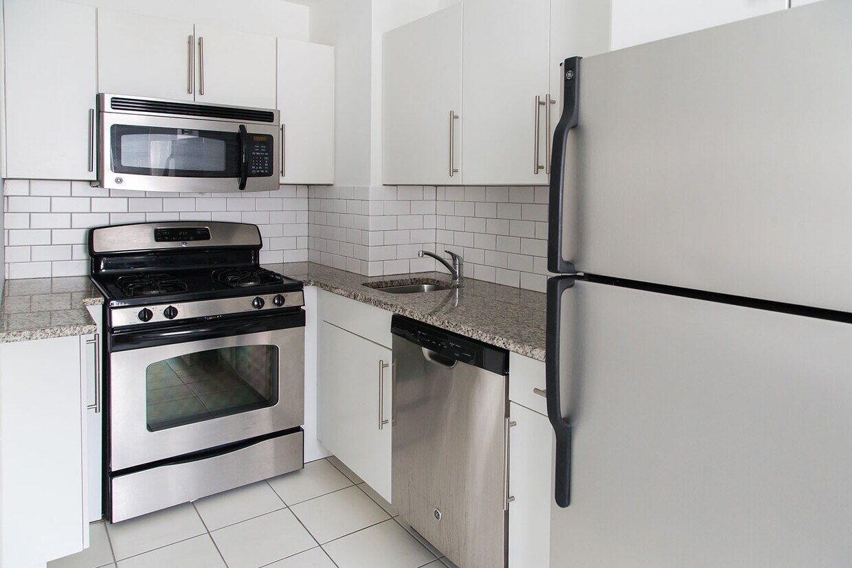 Westport Central Apartments 301 W Armour Blvd Kansas City, MO