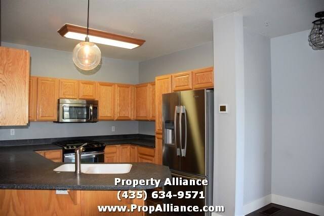 Building Photo - 8450 N Gambel Dr