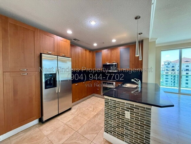 Building Photo - 1431 Riverplace Blvd