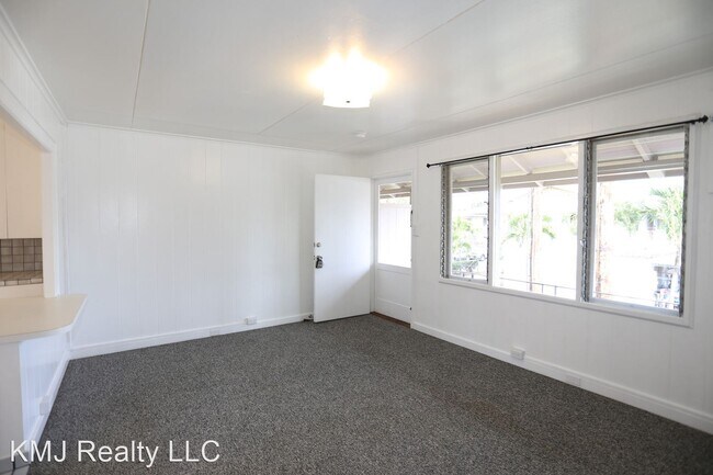 Building Photo - 2 br, 1 bath House - 2970 Varsity Cir., #C