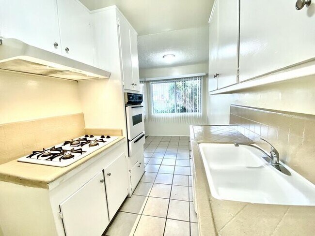Foto del edificio - 1579 Chestnut Ave