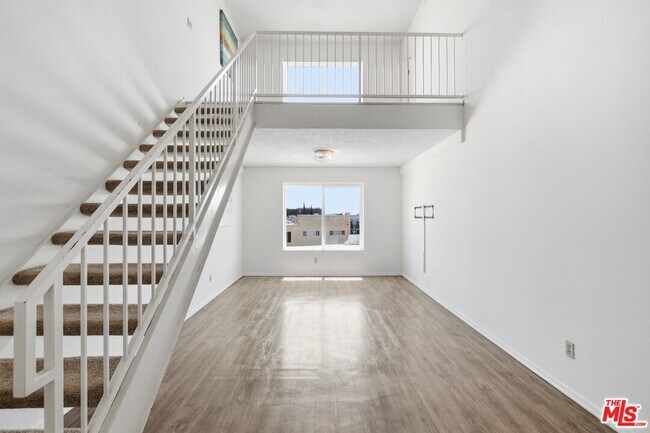 Foto del edificio - 3600 Bagley Ave