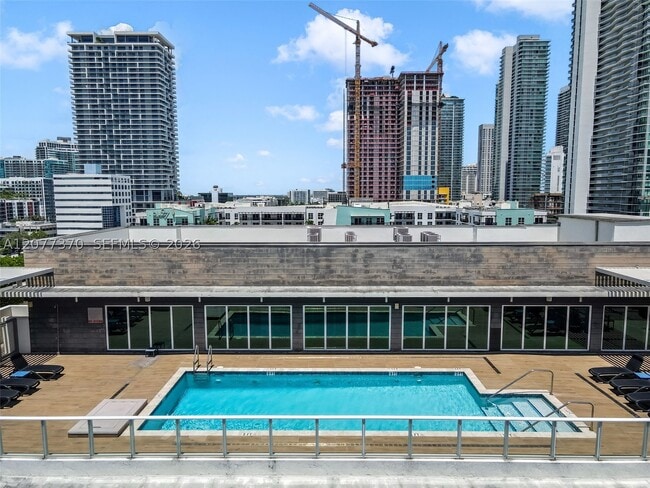 Foto del edificio - 321 NE 26th St