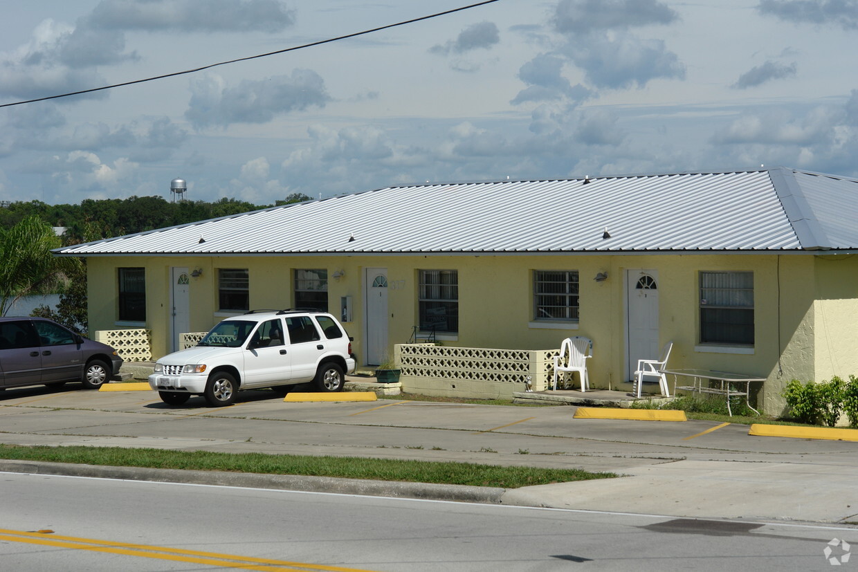 Foto del edificio - 317 E Main St