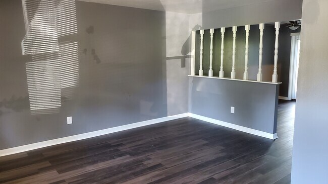 Foto del edificio - 6122 Quiet Lake Ct