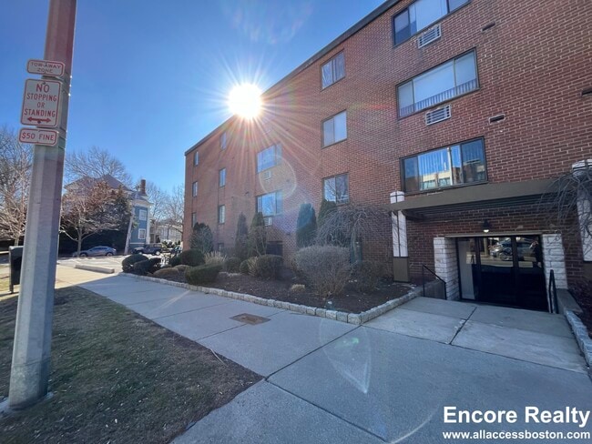 Building Photo - 222 Babcock St