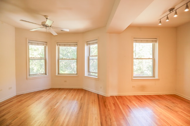 Foto del edificio - 2315 W School Dr