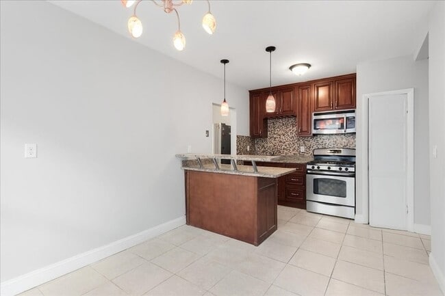 Photo - 75 Bellevue St Apartment