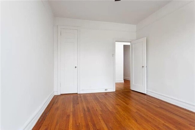 Photo - 179 Ocean Pkwy - 179 Ocean Pkwy Apartment