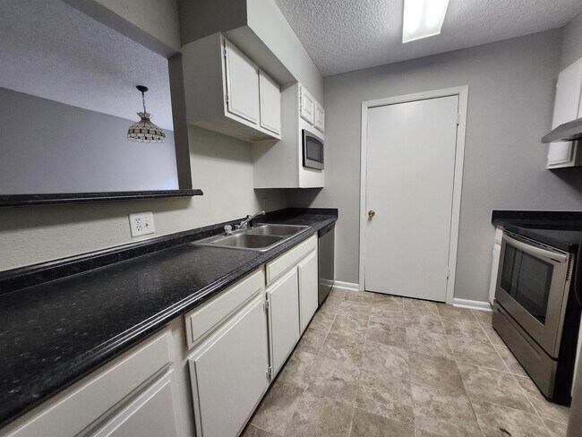 Foto del edificio - 8395 Willow Bend Dr