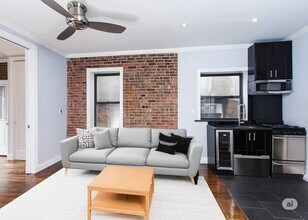 Building Photo - 434 W 52nd St
