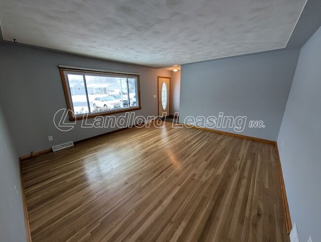 Building Photo - Updated 3-Bedroom Amherst Ranch with Attached Garage & Fenced Backyard