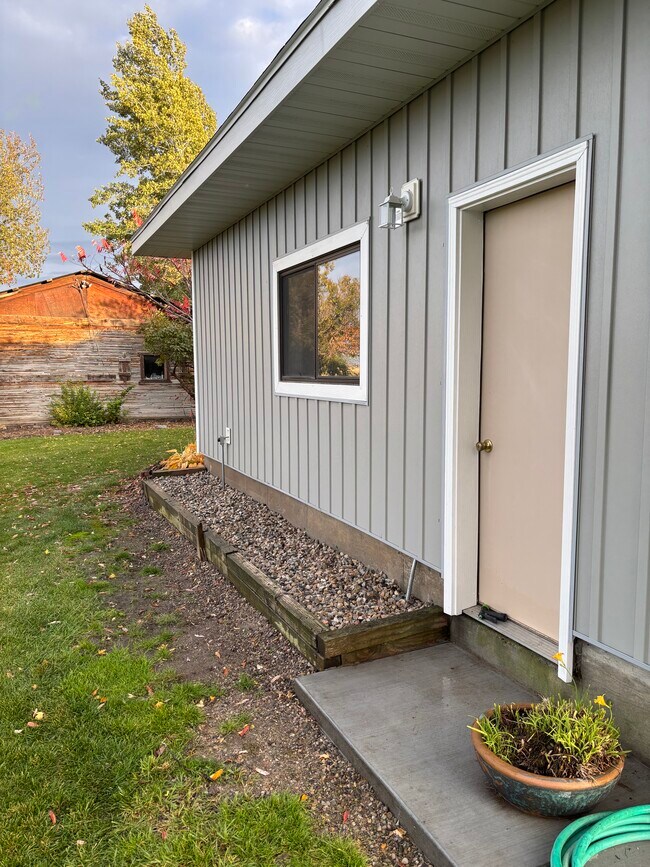 Building Photo - 2220 S 4000 W