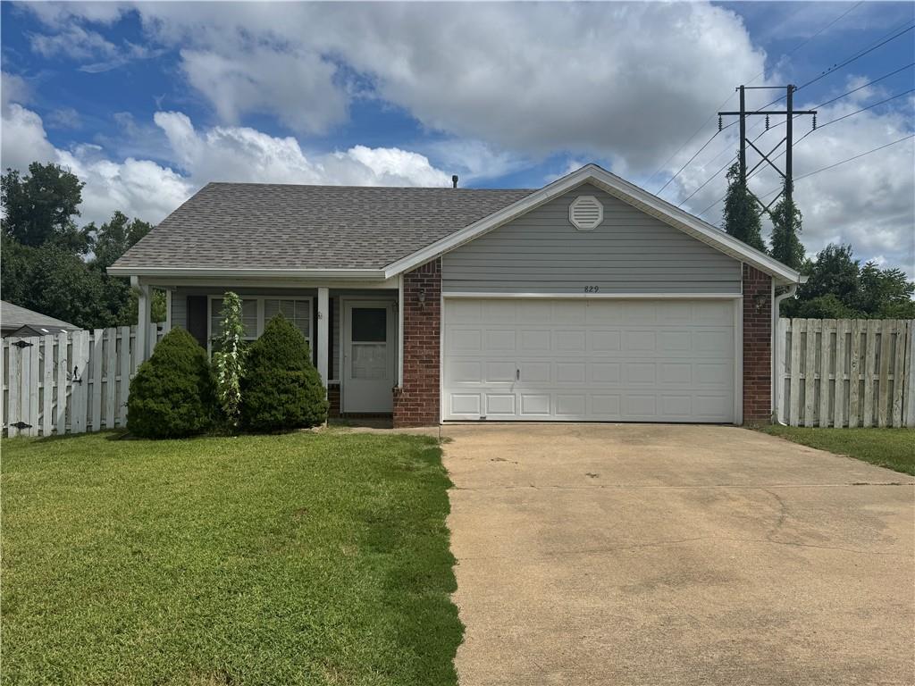 Building Photo - 829 SW Arrowhead Dr