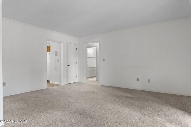 Building Photo - 325 Driftwood Cir