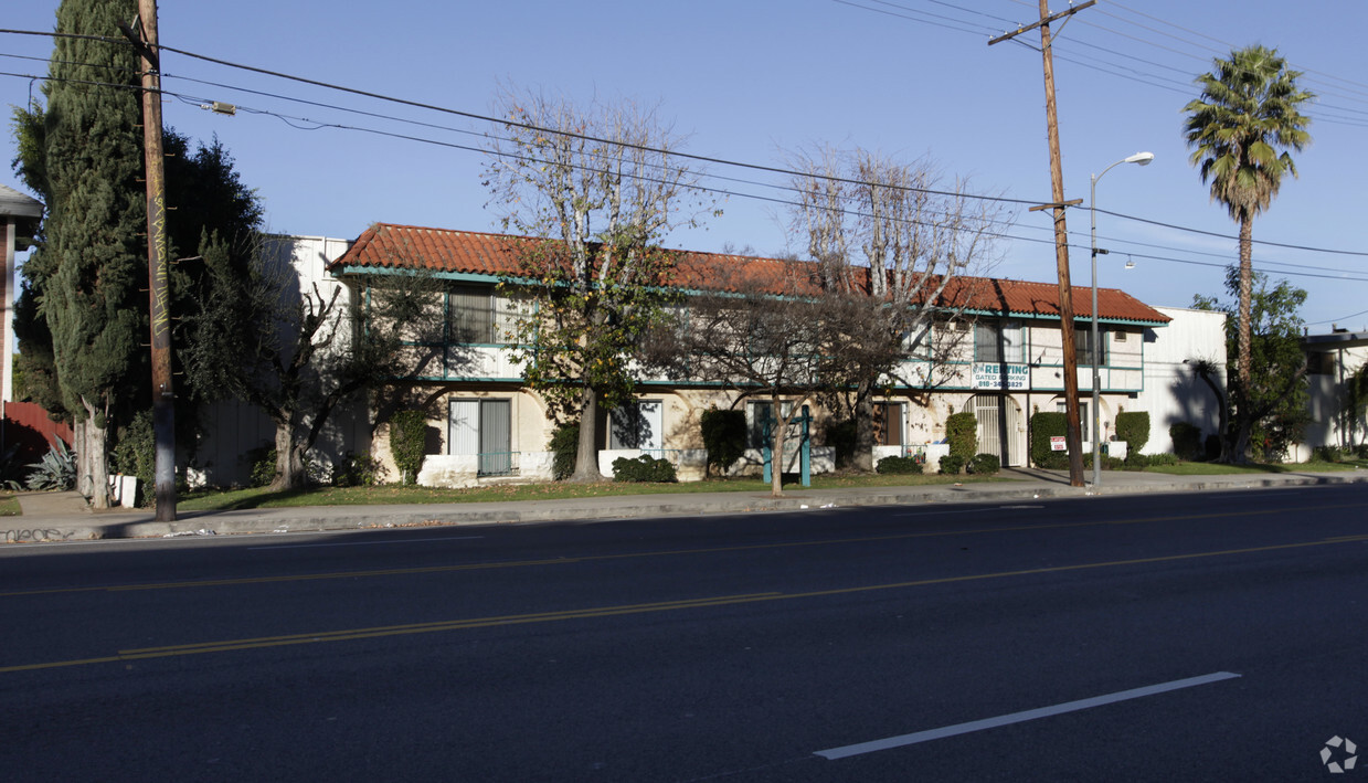 Building Photo - Reseda Vista