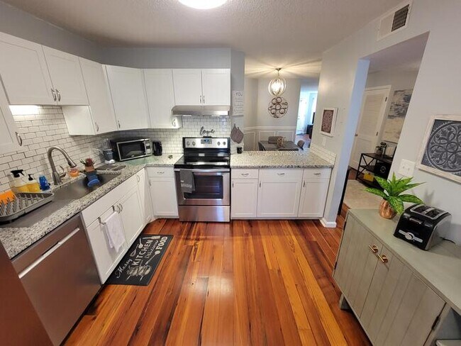 Foto del edificio - Furnished Condo