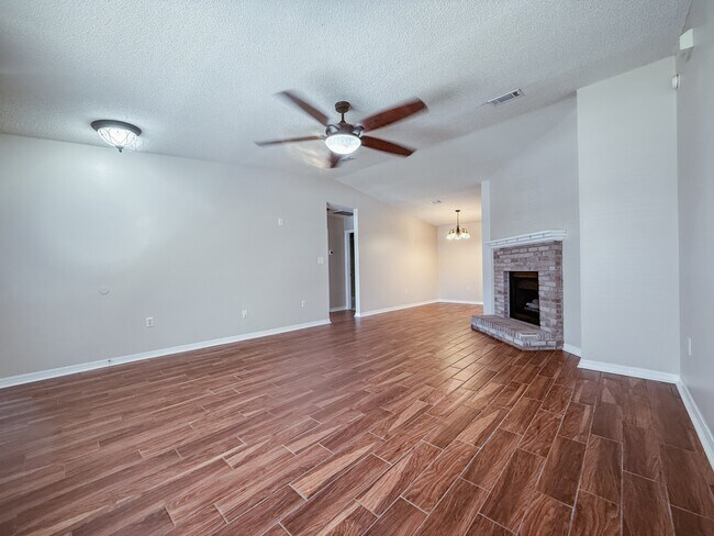 Foto del edificio - 309 Adams Dr