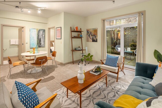 Building Photo - Welcome home to Capitol Hill - Close to al...