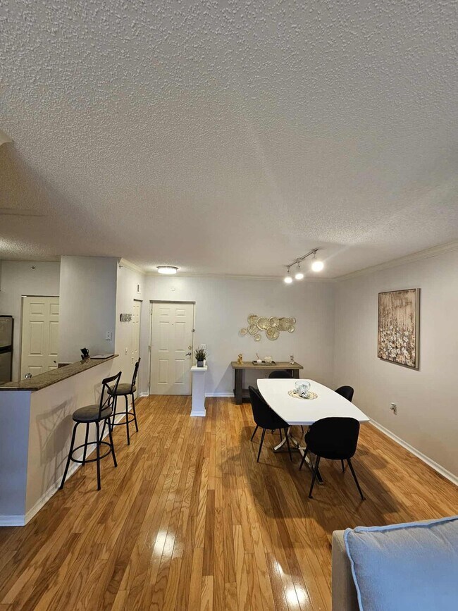 Building Photo - 2302 Tuscany Way