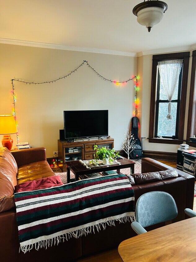 Foto principal - 5429 S Blackstone Ave