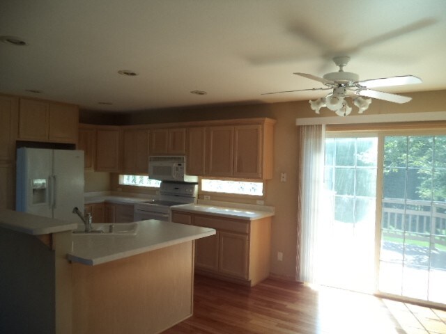 Building Photo - 1213 Foxwood Trail