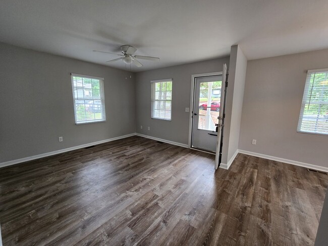 Building Photo - Available Now! Great Durham location newly...
