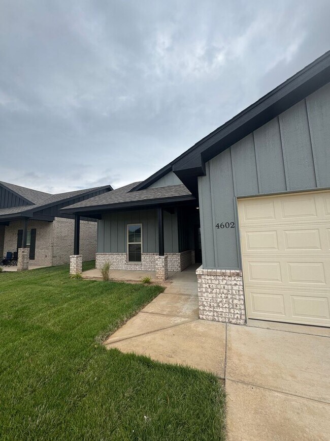 Building Photo - Located in Beacon Pointe!!! New developmen...
