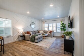 Building Photo - 642 E 460 S