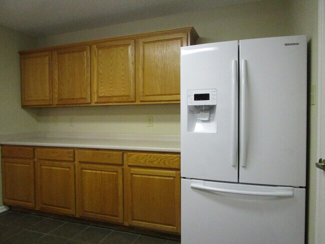 Foto del edificio - 711 Thornwood Ct