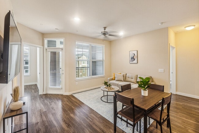 Building Photo - 13555 Cullen Blvd