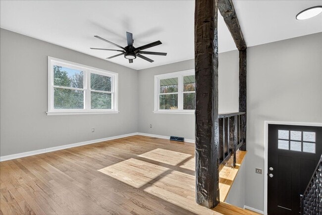 Foto del edificio - 12 Kristan Dr