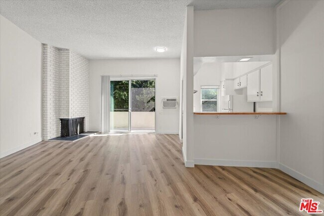 Foto del edificio - 10657 Holman Ave