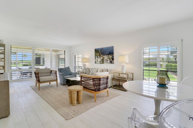 Foto del edificio - 275 S Beach Rd