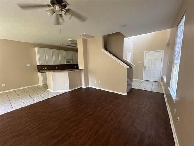 Building Photo - 475 Folk Crest Ln